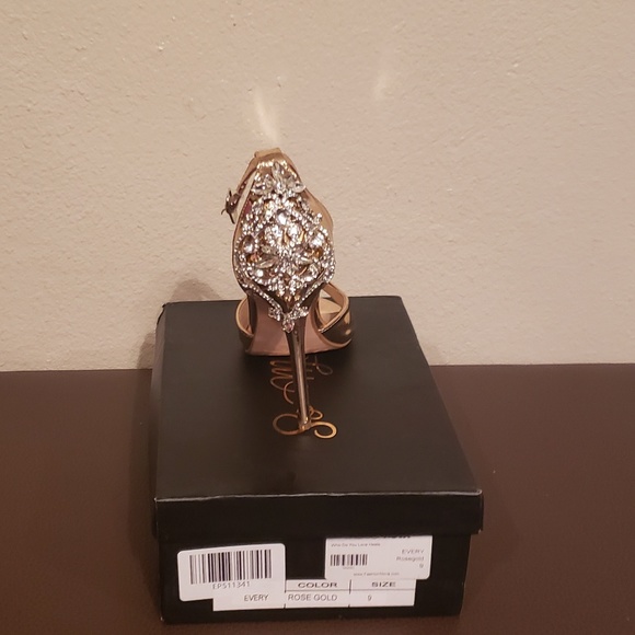 Shoes - Picture 2 of 3